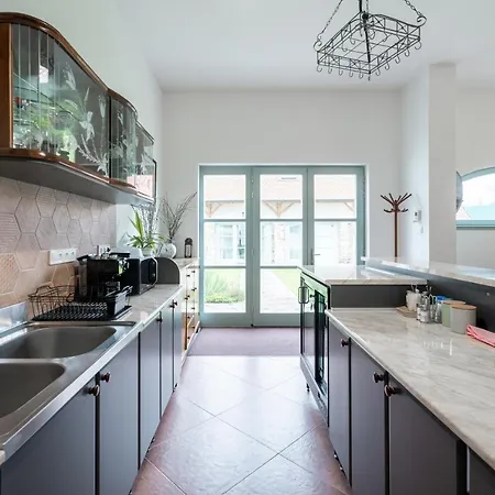 Oszter House With Pool - Happy Holiday home
