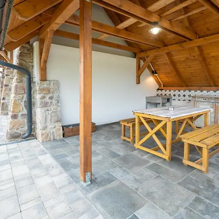 Oszter House With Pool - Happy * Kekkut